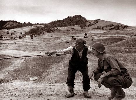 americani-in-sicilia-10-luglio-43-foto-robert-capa
